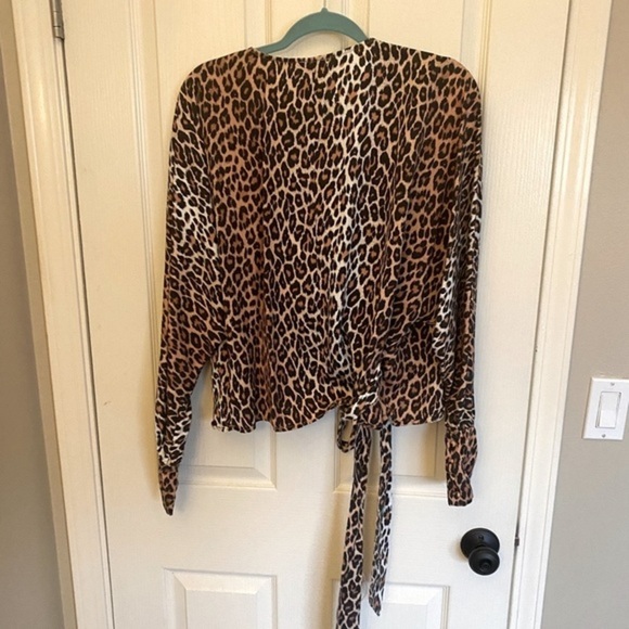 LPA Dolman Wrap Top - Picture 5 of 8